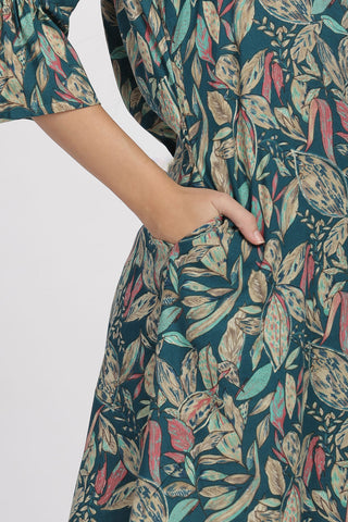 Flowy A-Line Kurta: Leafy leaves print - green