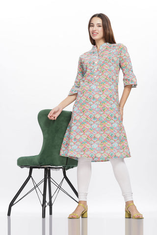 Flowy A-Line Kurta: Peach Shell pattern