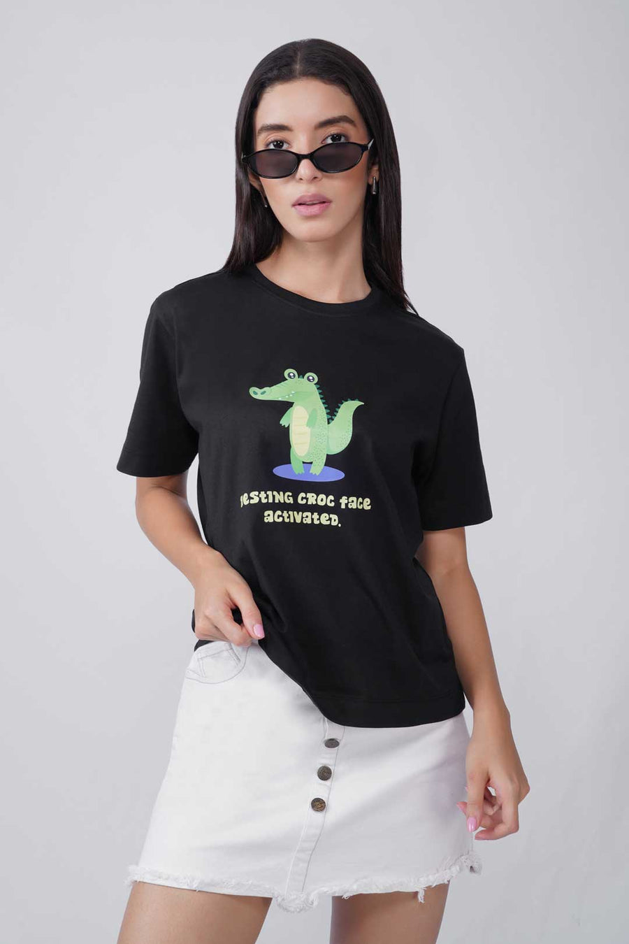 Cotton Relaxed fit Tshirt - Black - Resting croc face activated